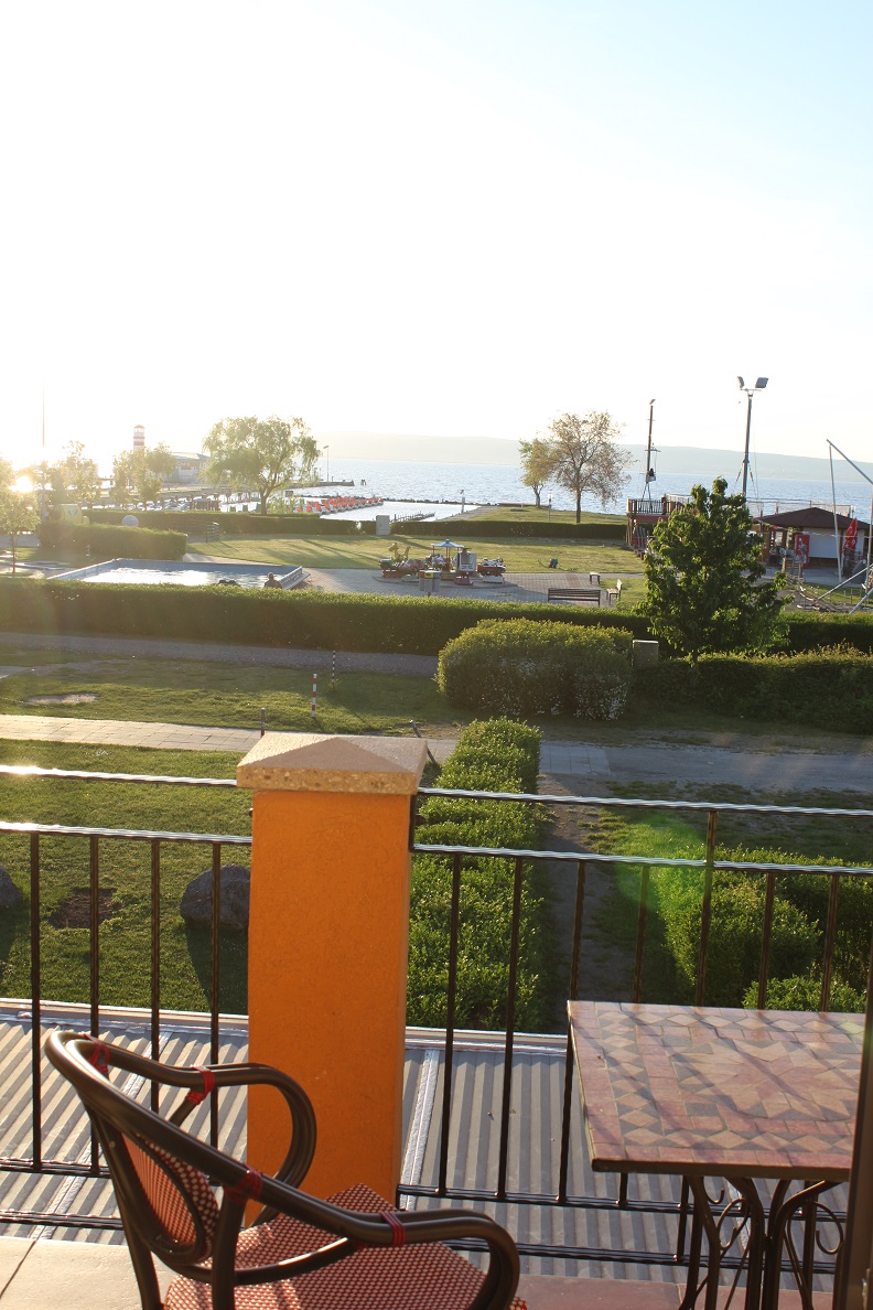 Doppelzimmer mit Balkon und Seeblick 4